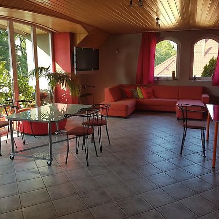 Szigeti Apartmanhaz Pecs Bagian luar foto
