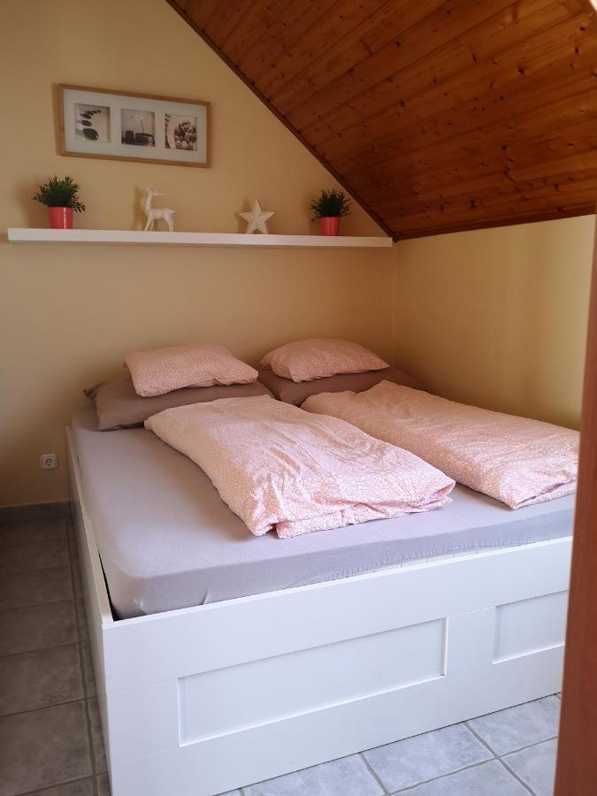 Szigeti Apartmanhaz Pecs Bagian luar foto